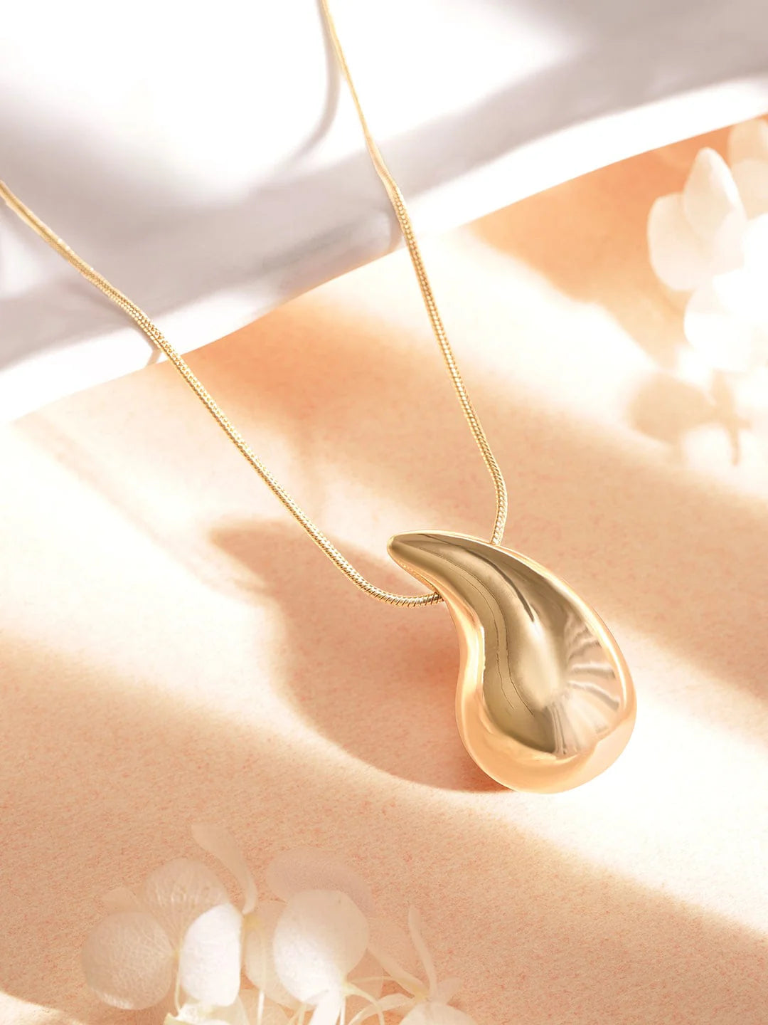 Bangalete Voguish 18k Gold Plated Tarnish-Free Waterproof Stainless HypoallergenicTear Drop Pendant Necklace